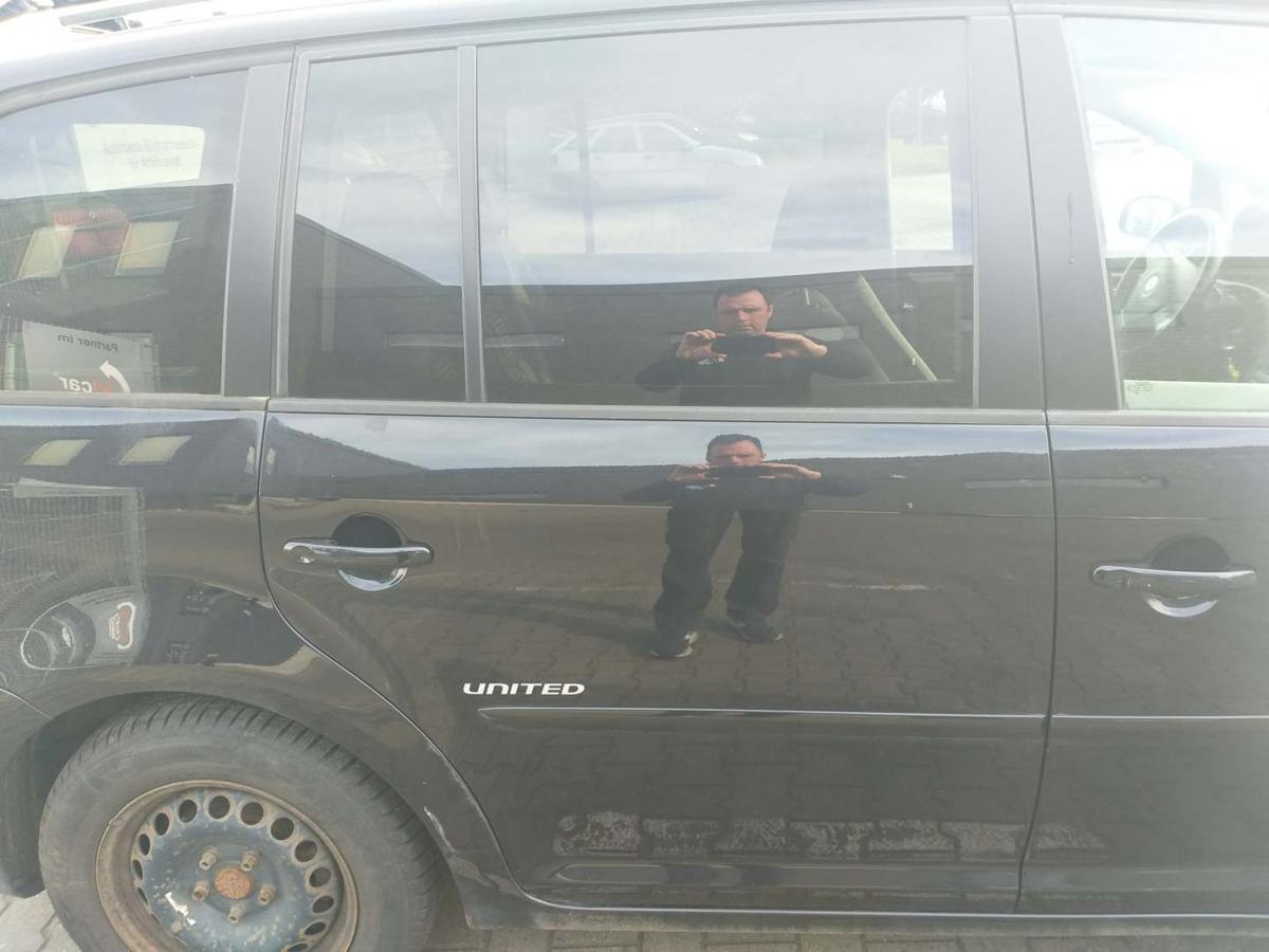 VW Touran 1T original T&uuml;r hinten rechts LC9X Deepblack Rohbau Bj.2008